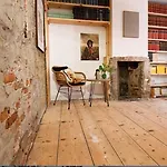 Bookstor Atelier 3* Den Haag