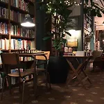 Bookstor Atelier 3* Den Haag