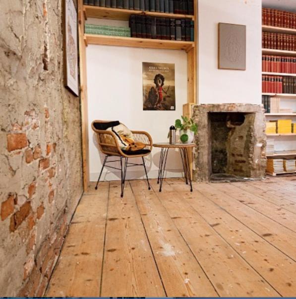 Bookstor Atelier 3* Den Haag