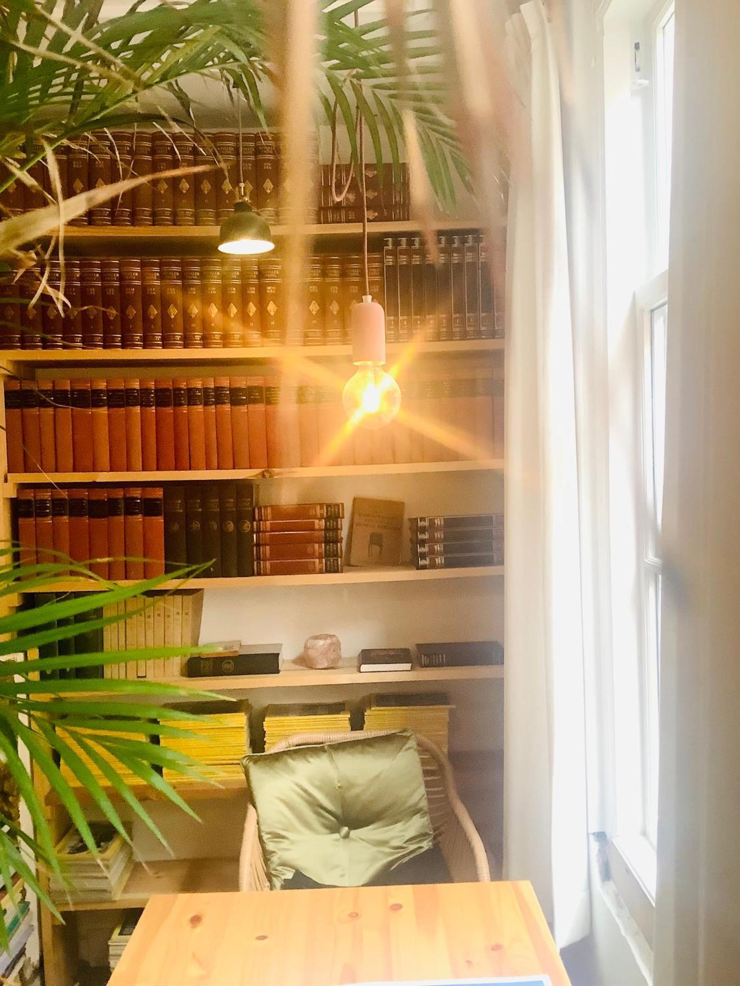 Bookstor Atelier Den Haag